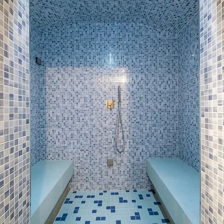 Holiday home Penthouse Colonno
