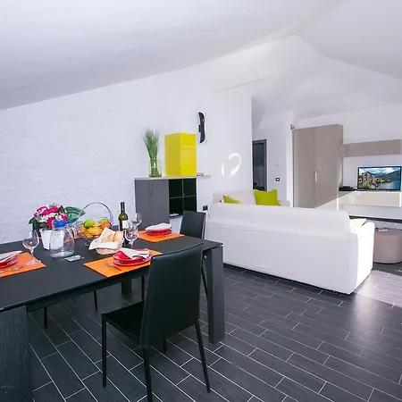 Apartment Colonno Penthouse Sala Comacina